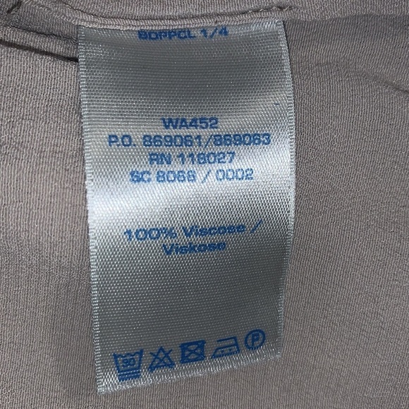 Boden, Gorgeous Long Sleeve Blouse, V-Neck w/Optional Closure, sz 2 - Picture 8 of 11